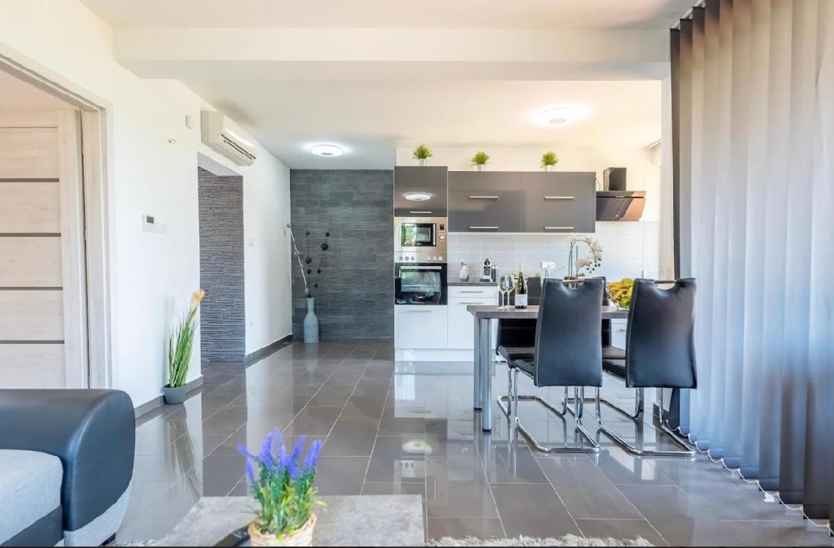 Panorama Penthouse Apartment